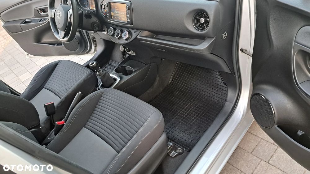 Toyota Yaris 1.5 Premium - 17