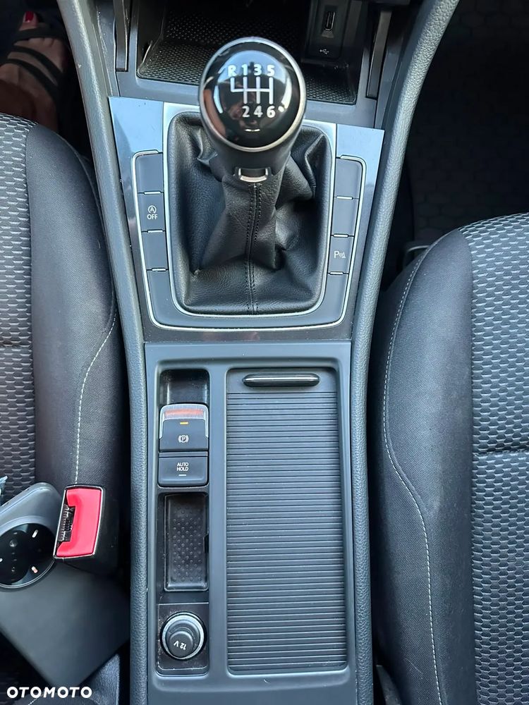 Volkswagen Golf 1.0 TSI Trendline - 6