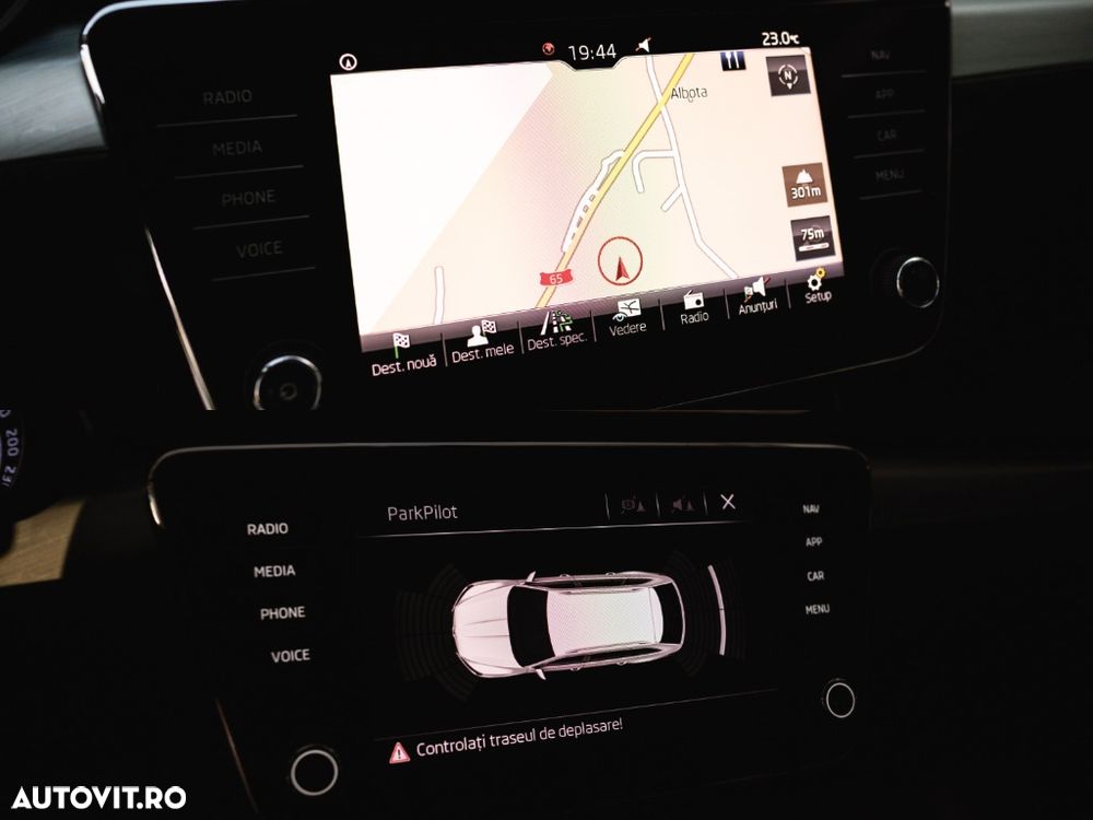 Skoda Superb 2.0 TDI DSG Ambition - 33