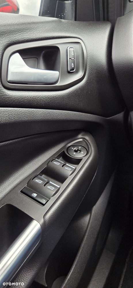 Ford Kuga 2.0 TDCi 4x4 Titanium - 24