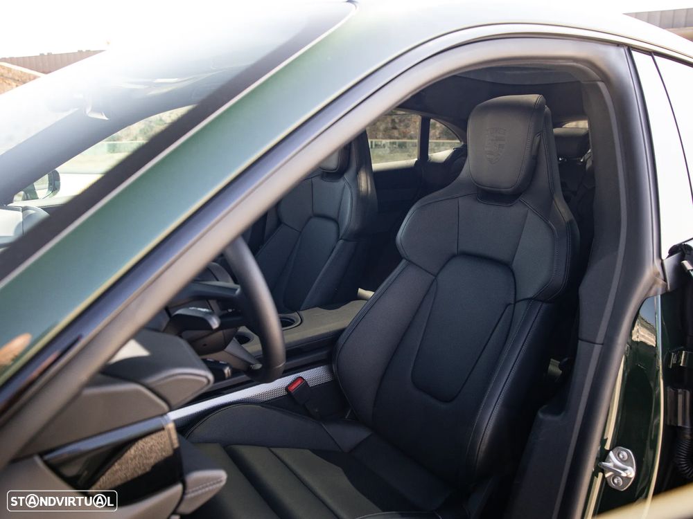 Porsche Taycan Sport Turismo 4S Black Edition - 23