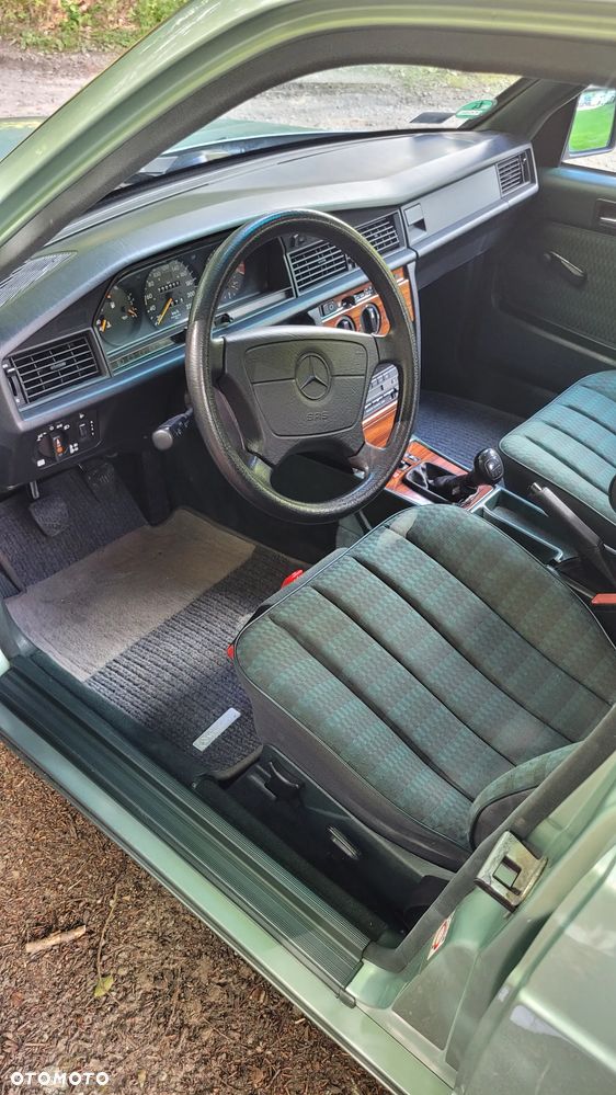 Mercedes-Benz W201 (190) - 6