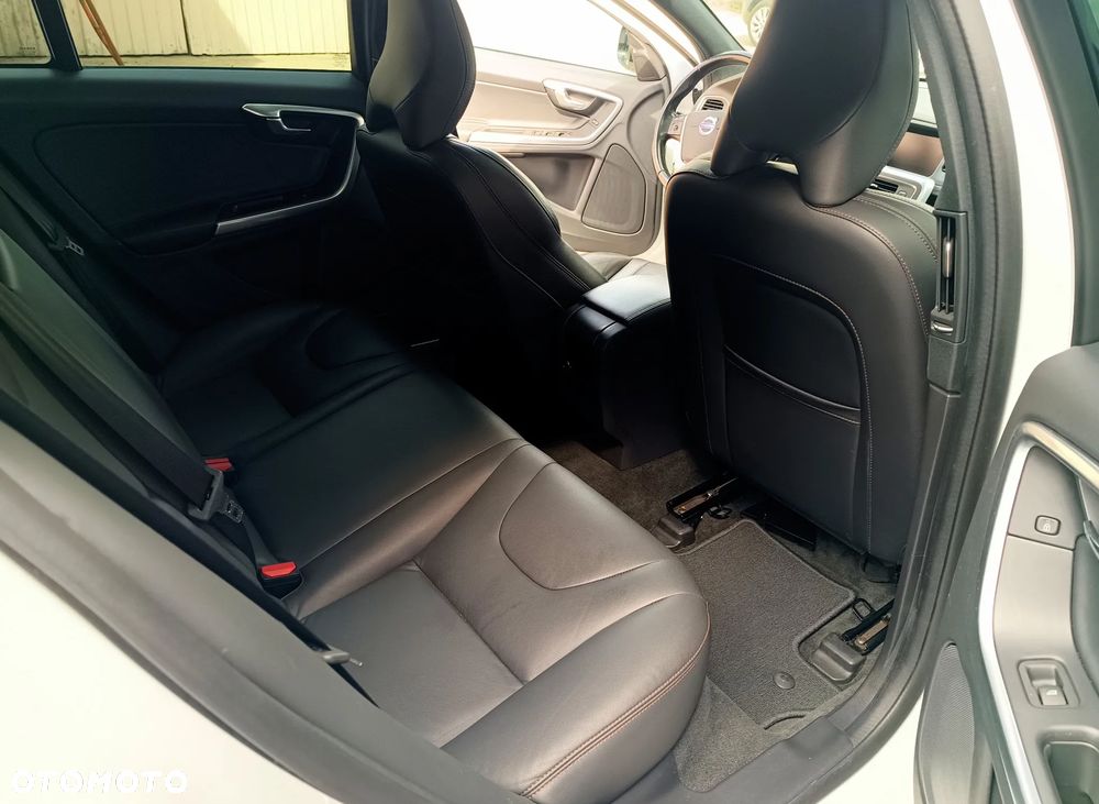 Volvo V60 Cross Country D4 Drive-E Summum - 17