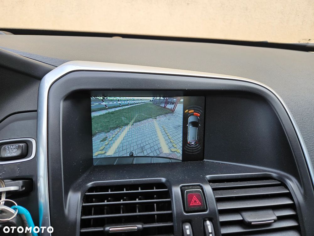Volvo XC 60 D5 AWD Geartronic Summum - 25
