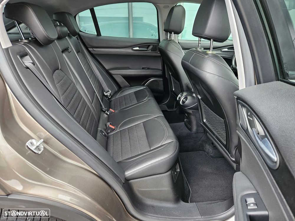 Alfa Romeo Stelvio 2.2 D Super AT8 - 16