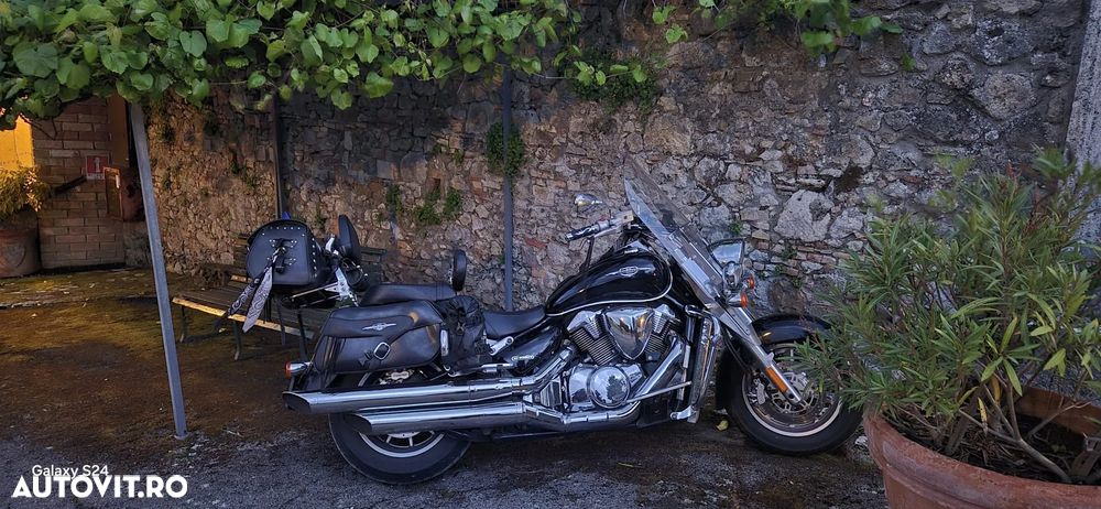 Suzuki Boulevard C109R - 12