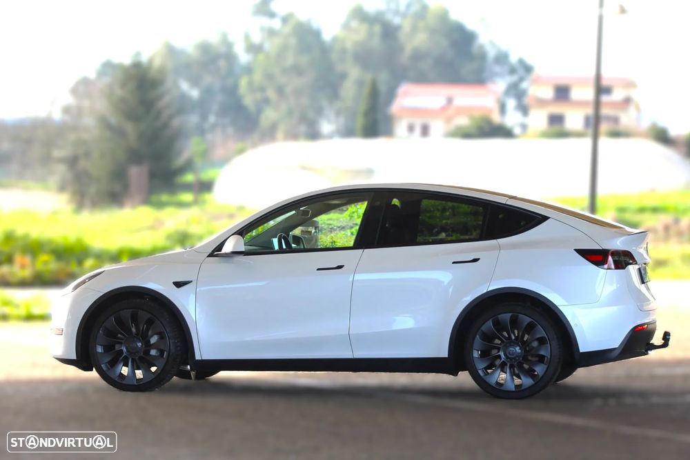 Tesla Model Y Long Range Dual Motor AWD - 13