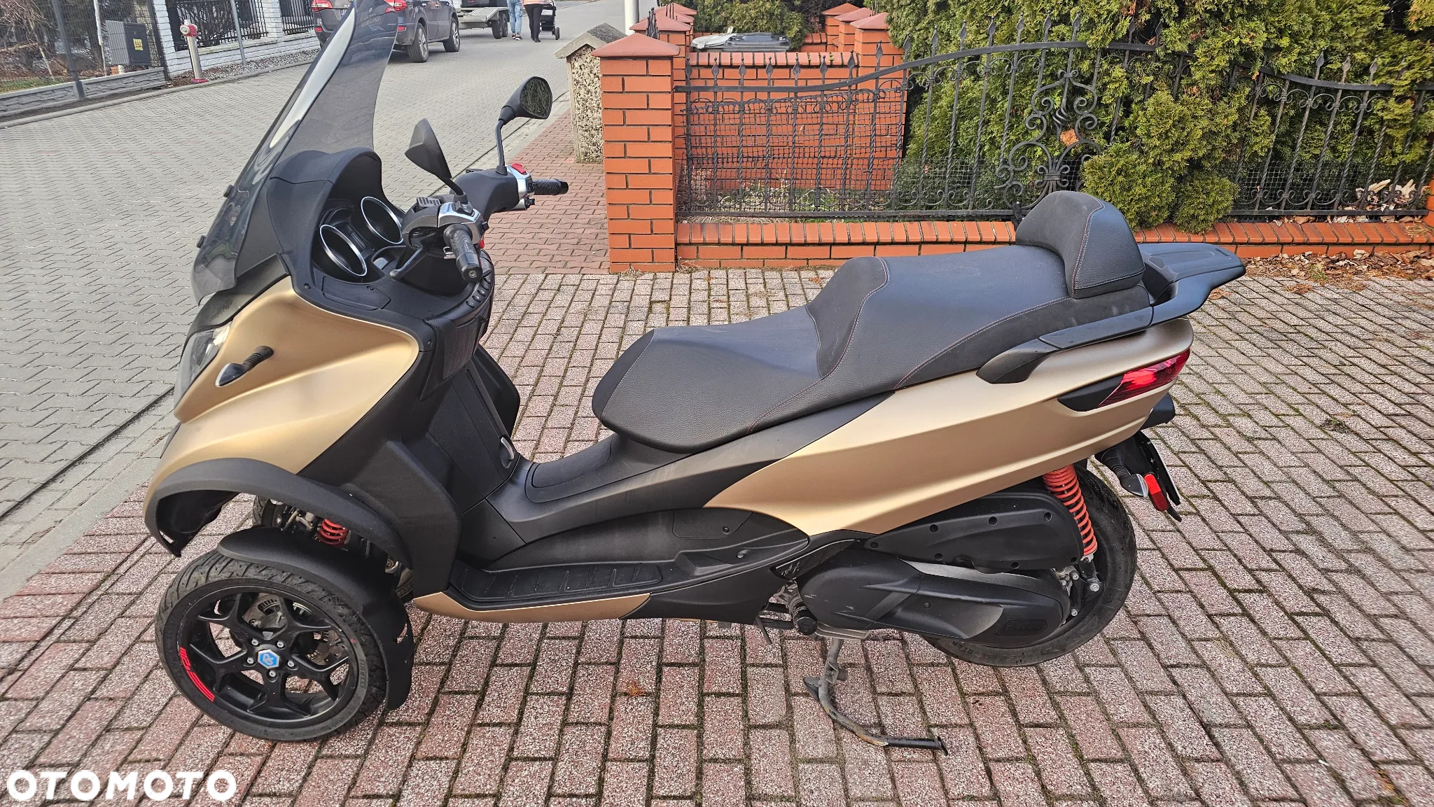 Piaggio MP-3 - 5