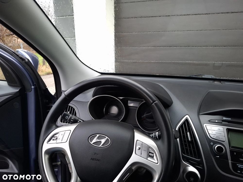 Hyundai ix35 1.7 CRDi 2WD blue Finale Gold - 8