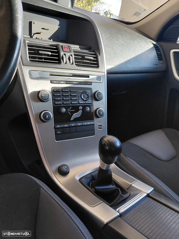 Volvo XC 60 2.0 D3 Drive - 9