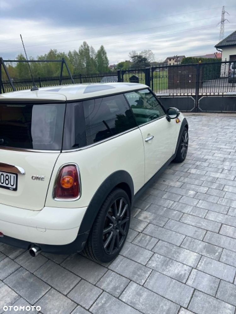 MINI ONE - 8