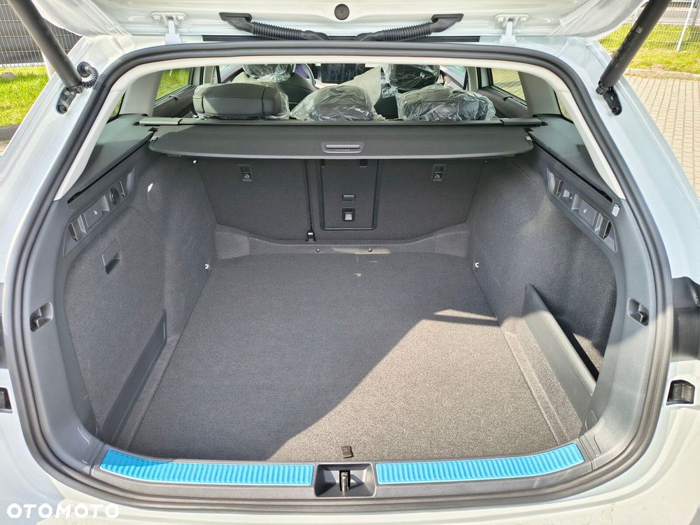 Skoda Superb 2.0 TDI SCR 4x4 L&K DSG - 12