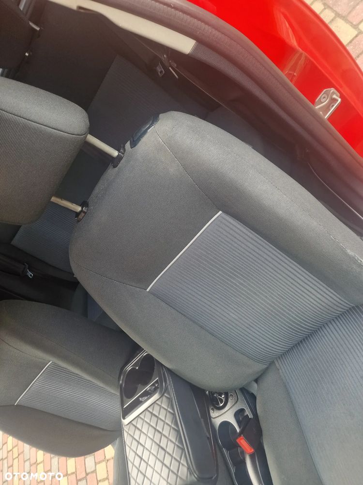Ford Fiesta 1.25 Ambiente EU5 - 34