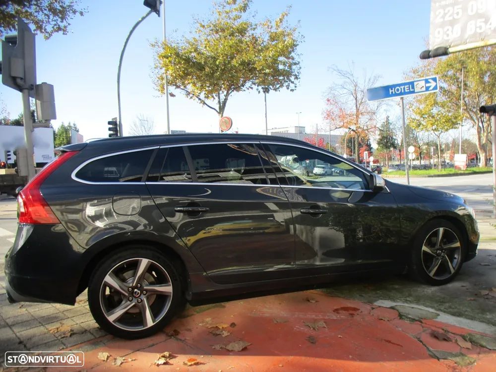 Volvo V60 2.0 D4 R-Design Summum Geartronic - 15