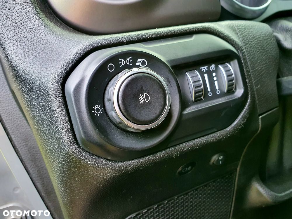 Jeep Wrangler - 9