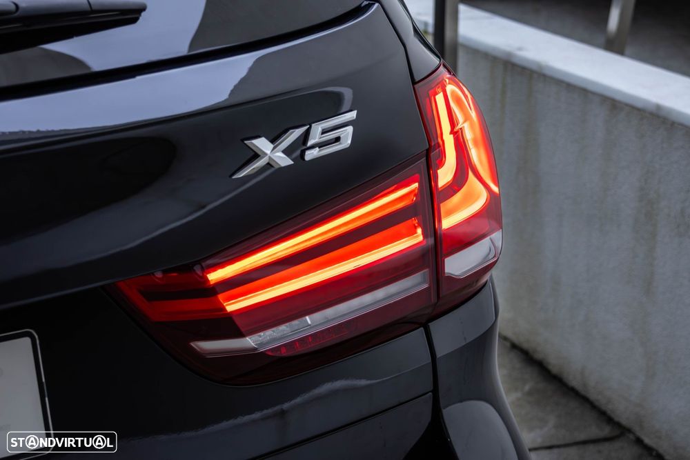 BMW X5 25 d sDrive Comfort 7L - 9