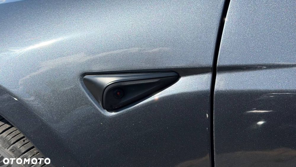 Tesla Model 3 - 7