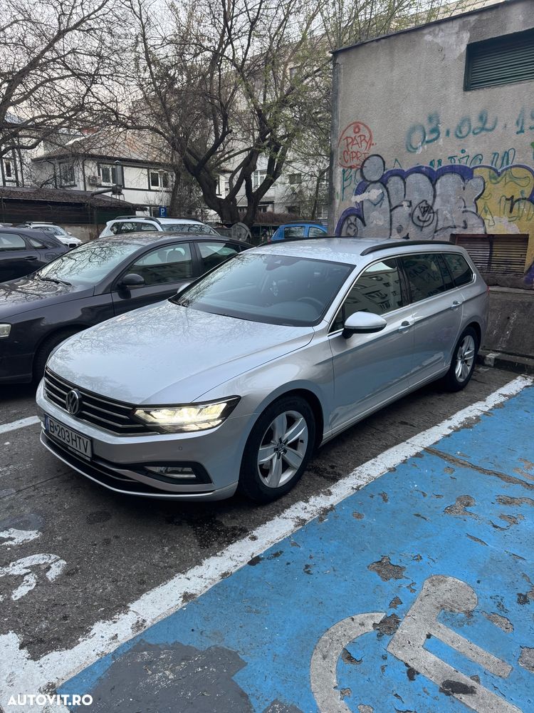 Volkswagen Passat - 1