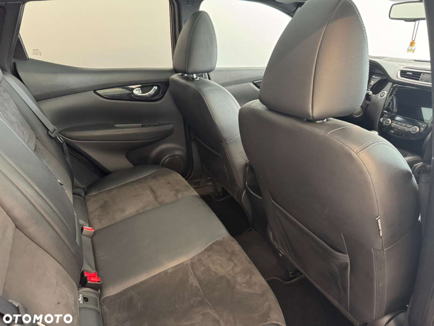 Nissan Qashqai 1.6 DIG-T N-Connecta - 25