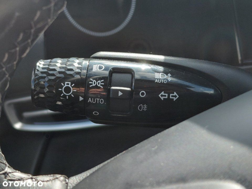 Hyundai Elantra - 24
