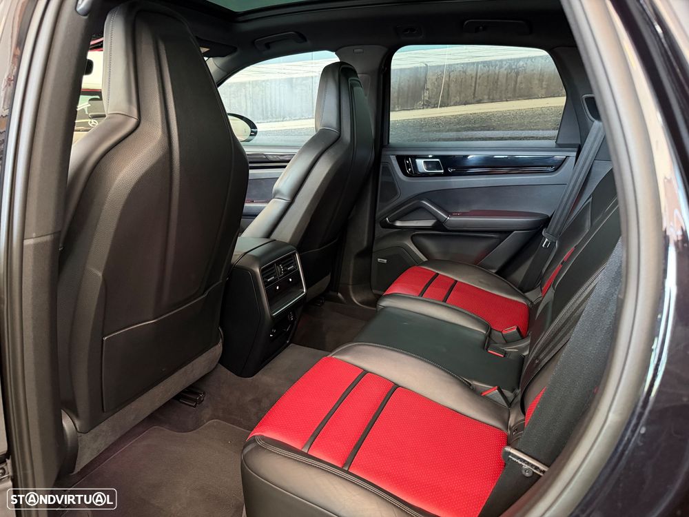 Porsche Cayenne S Platinum Edition - 14