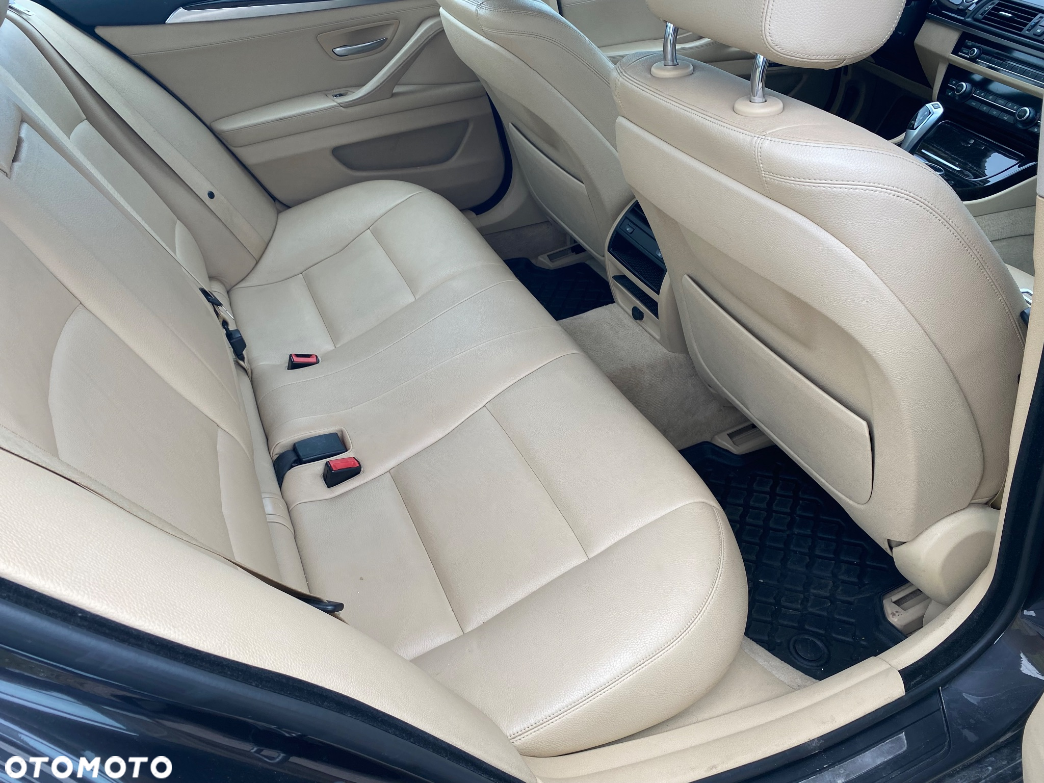 BMW Seria 5 528i xDrive - 27