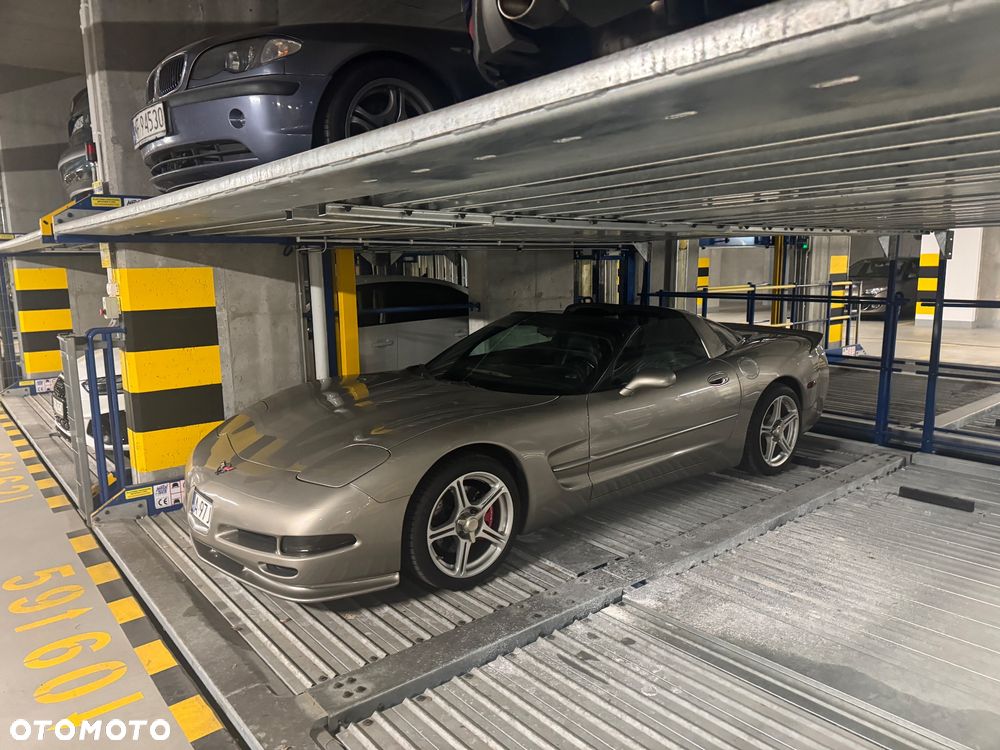 Chevrolet Corvette - 39
