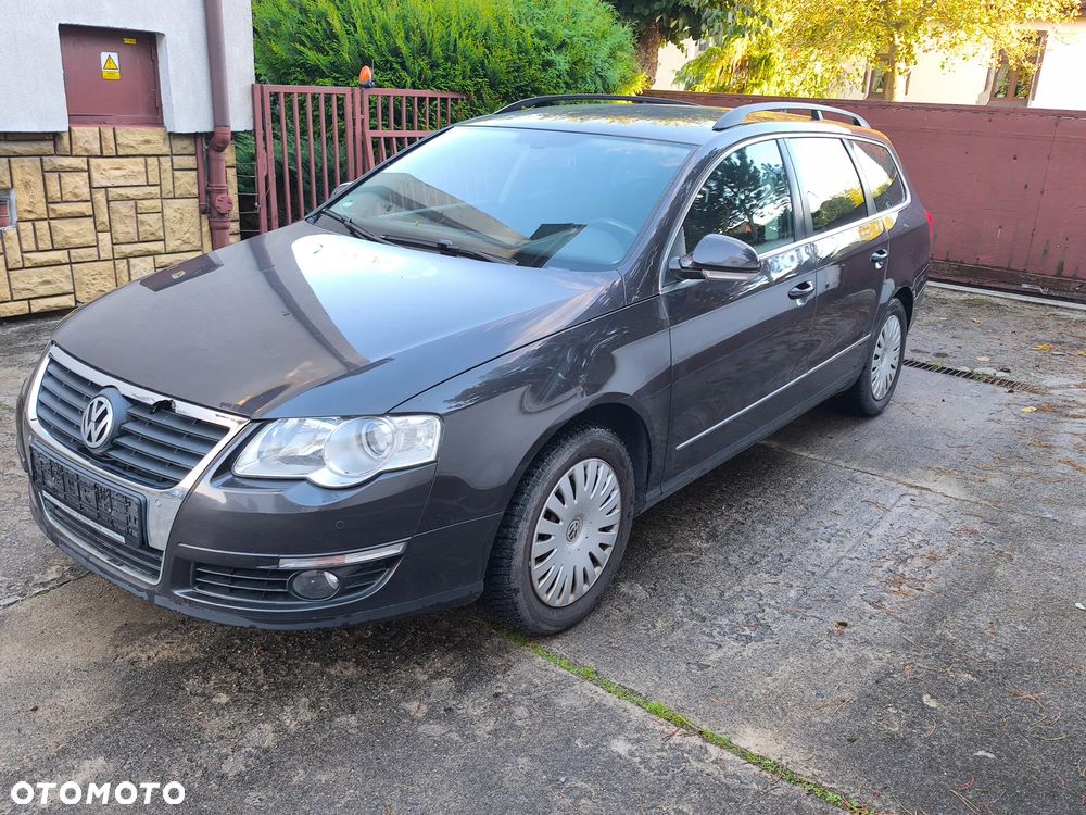 Volkswagen Passat 1.6 Comfortline - 1