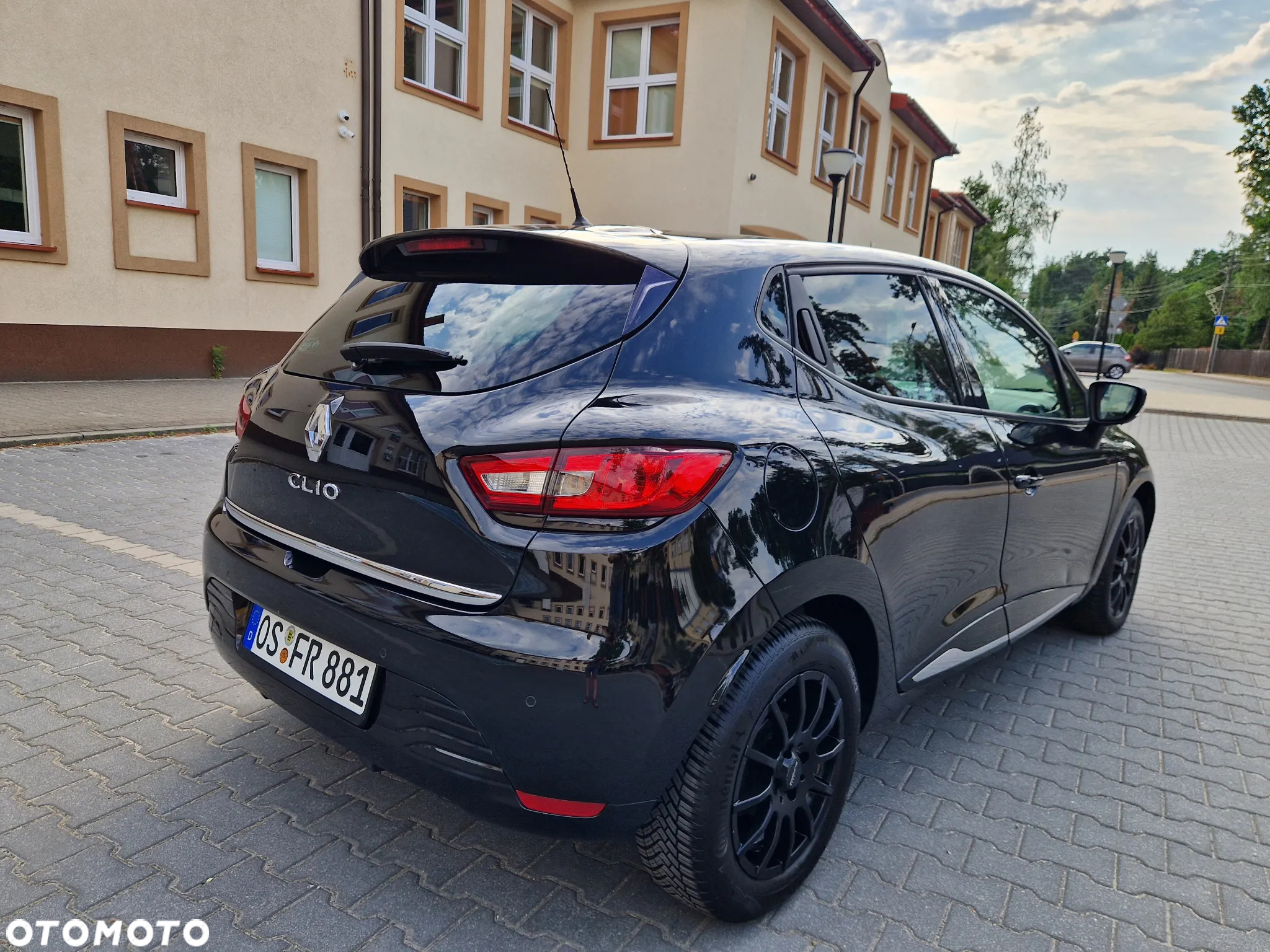 Renault Clio 1.2 16V Limited EU6 - 16