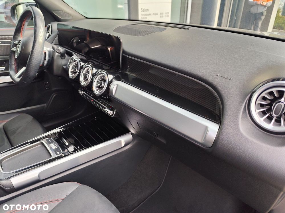 Mercedes-Benz GLB 220 mHEV 4-Matic AMG Line 8G-DCT - 11