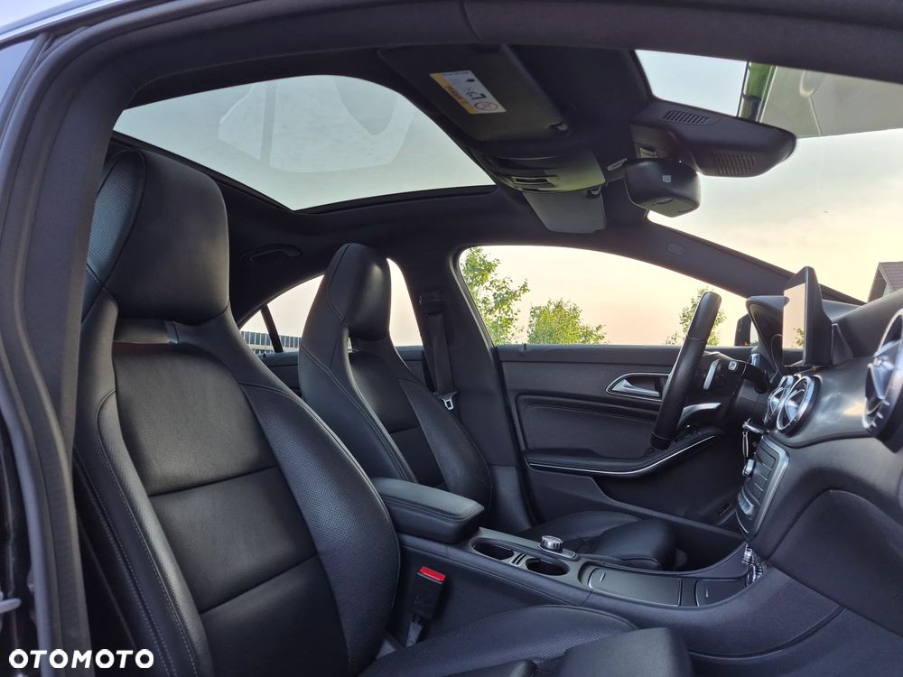 Mercedes-Benz CLA 250 4Matic 7G-DCT - 14