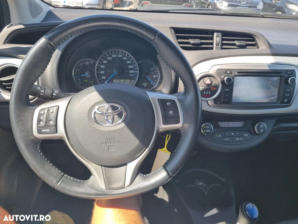 Toyota Yaris - 16