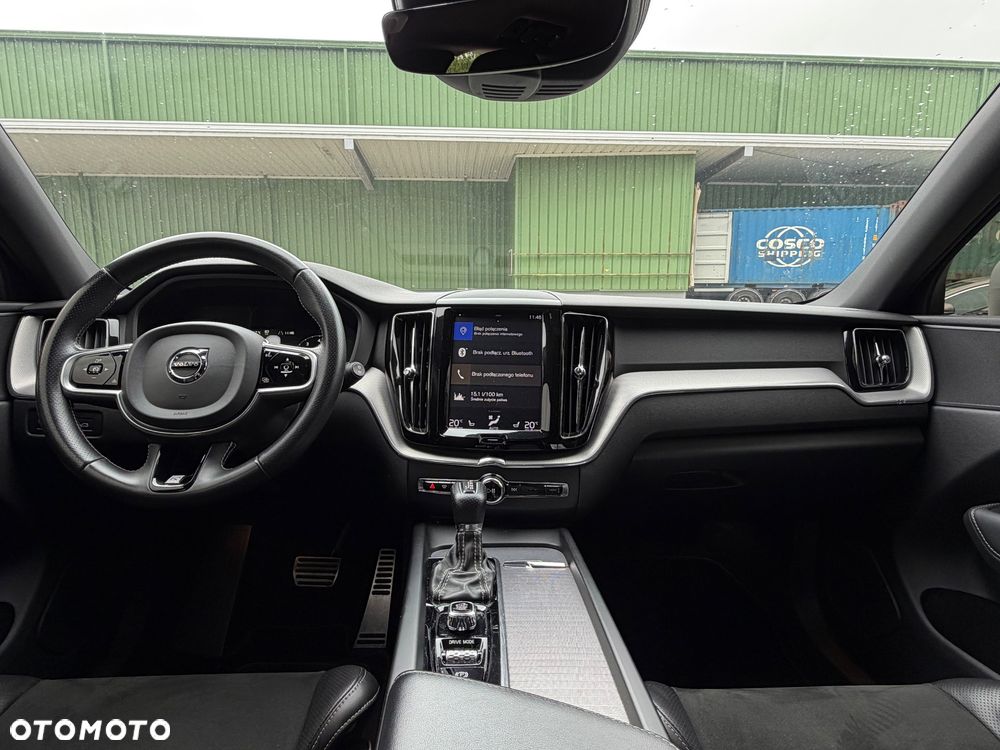 Volvo XC 60 T5 AWD R-Design - 10