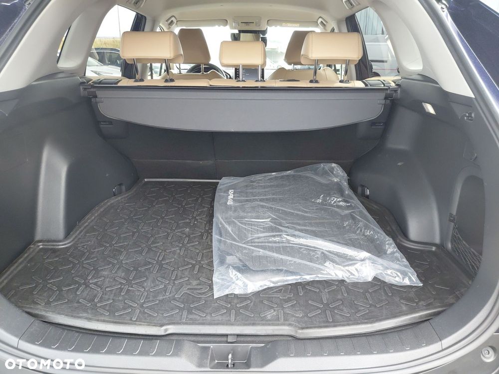 Toyota RAV4 - 11