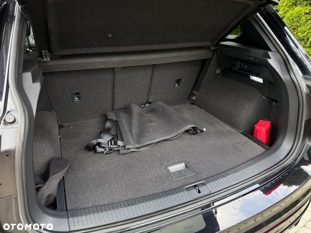 Volkswagen Tiguan 2.0 TDI SCR 4MotION DSG R-Line - 32