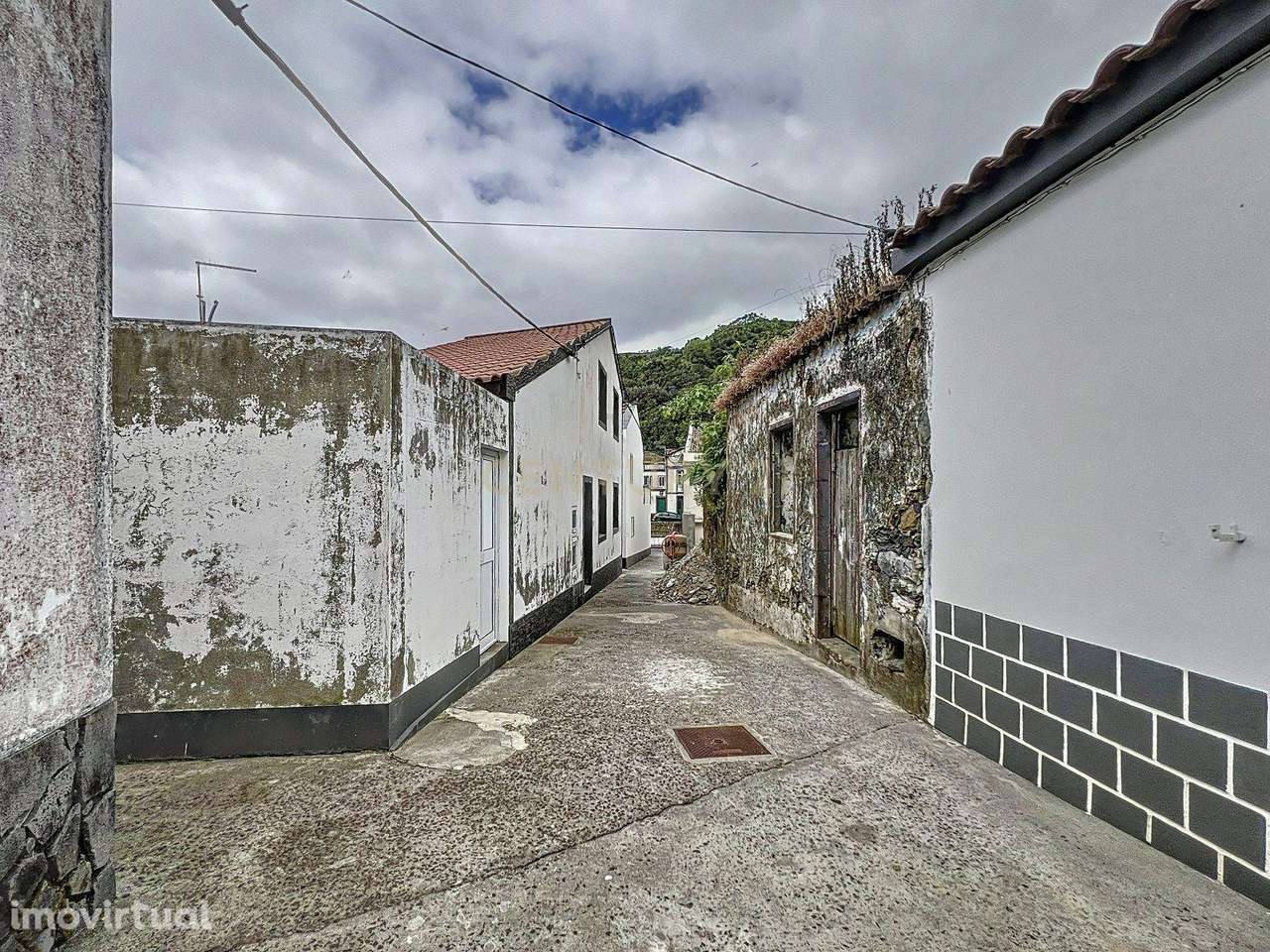 Moradia para Recuperar com Vista Montanha no Faial da Terra, Povoação - Grande imagem: 5/40