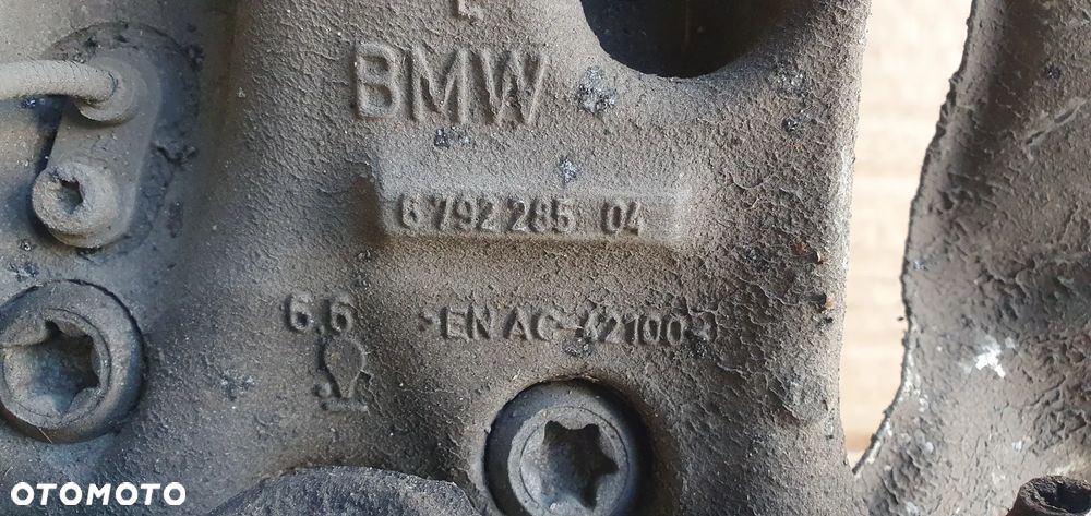 Zwrotnica piasta lewy przód przednia lewa wahacze BMW I F20 6792285 - 9