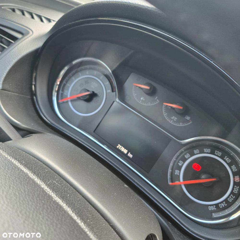 Opel Insignia 1.6 T Cosmo S&S - 12