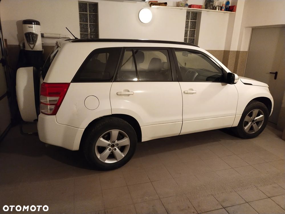 Suzuki Grand Vitara 1.9 DDiS De Luxe EU5 - 9