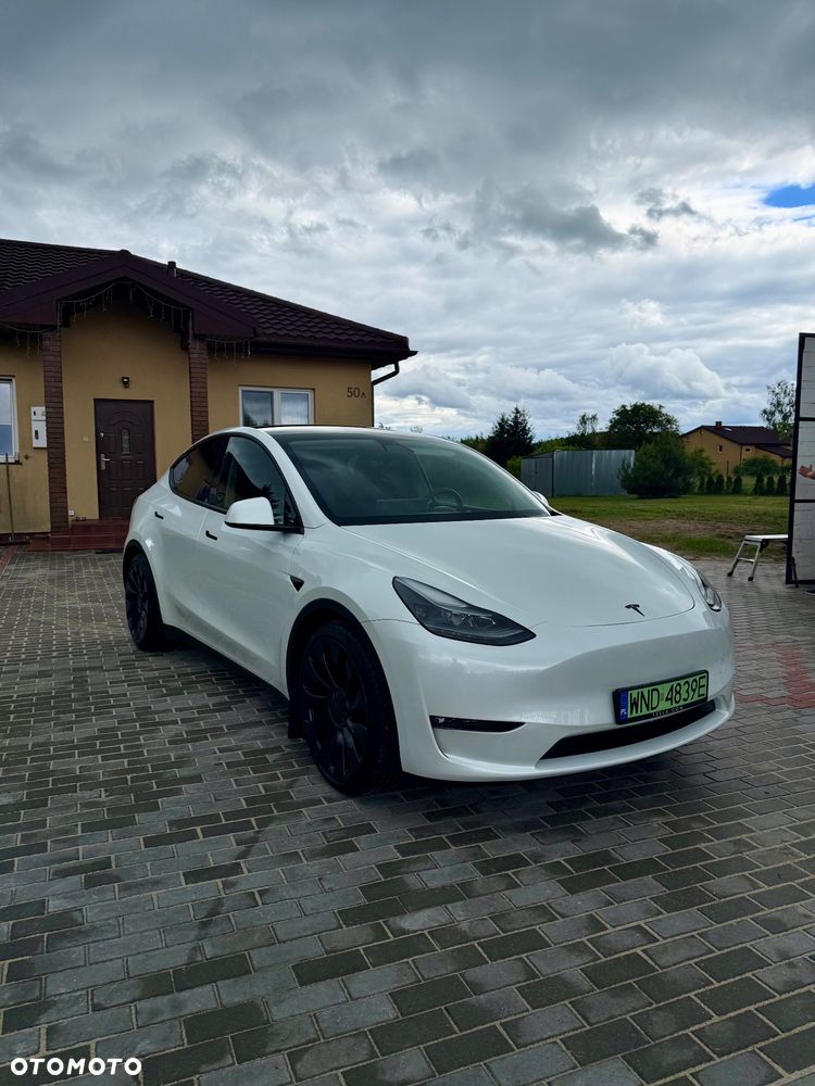 Tesla Model Y Performance AWD - 3