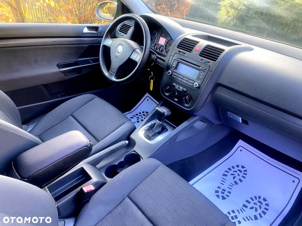 Volkswagen Golf 1.9 TDI Trendline DSG - 15