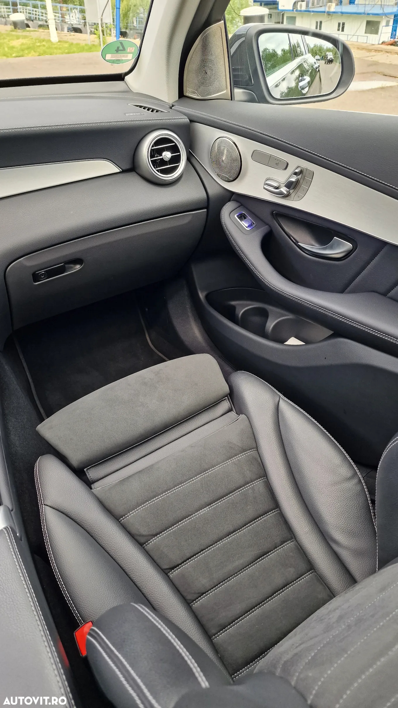 Mercedes-Benz GLC 300 d 4Matic 9G-TRONIC AMG Line - 25