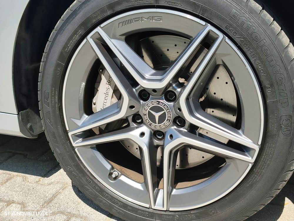 Mercedes-Benz E 300 de 4Matic 9G-TRONIC AMG Line - 34