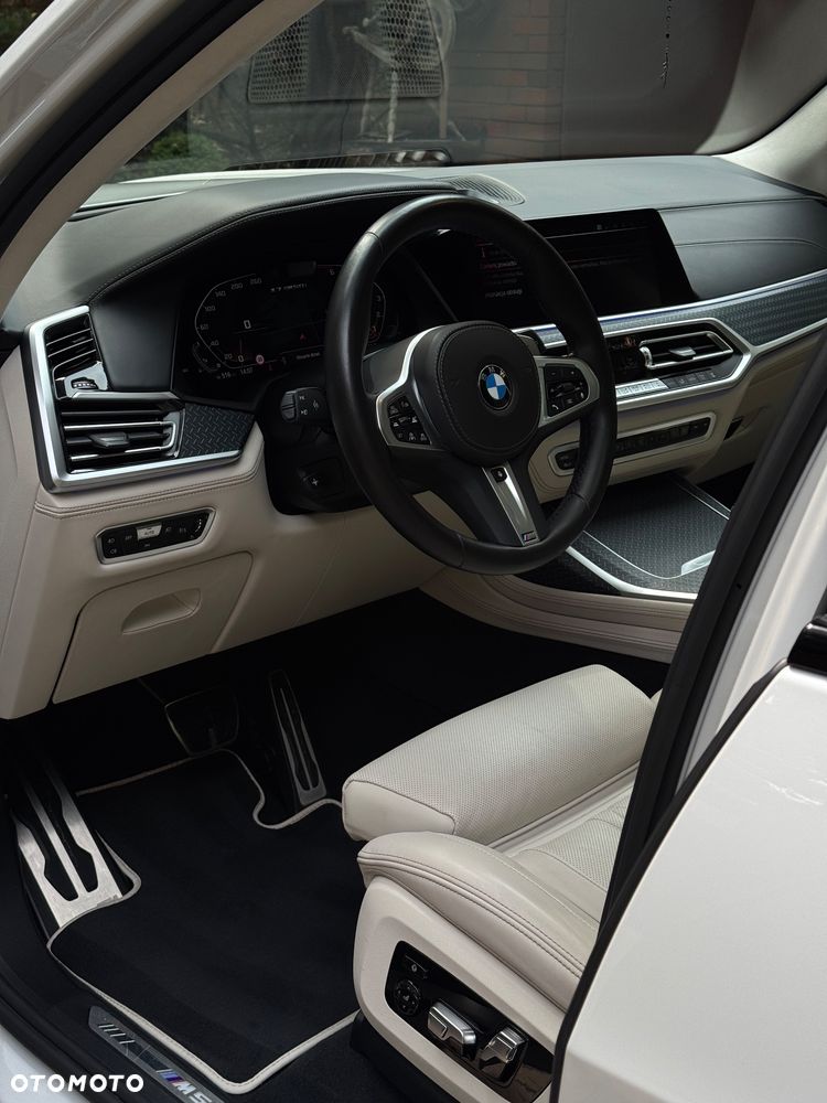 BMW X7 M50i sport - 12
