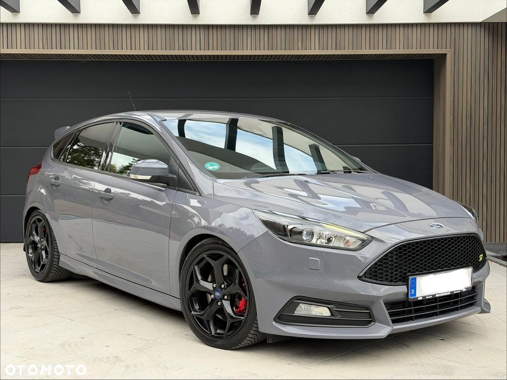 Ford Focus 2.0 EcoBoost ST - 8