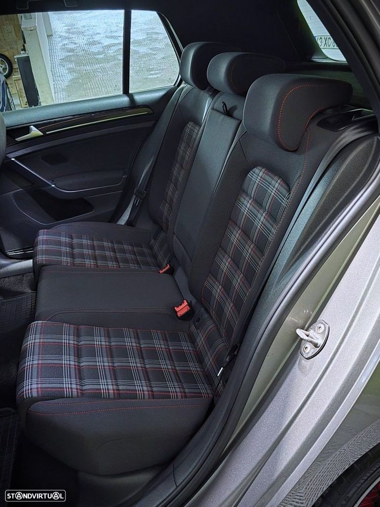 VW Golf GTI Performance BlueMotion DSG - 16