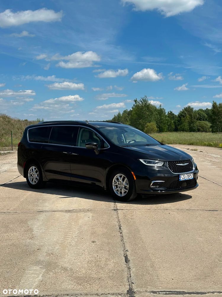 Chrysler Pacifica - 10