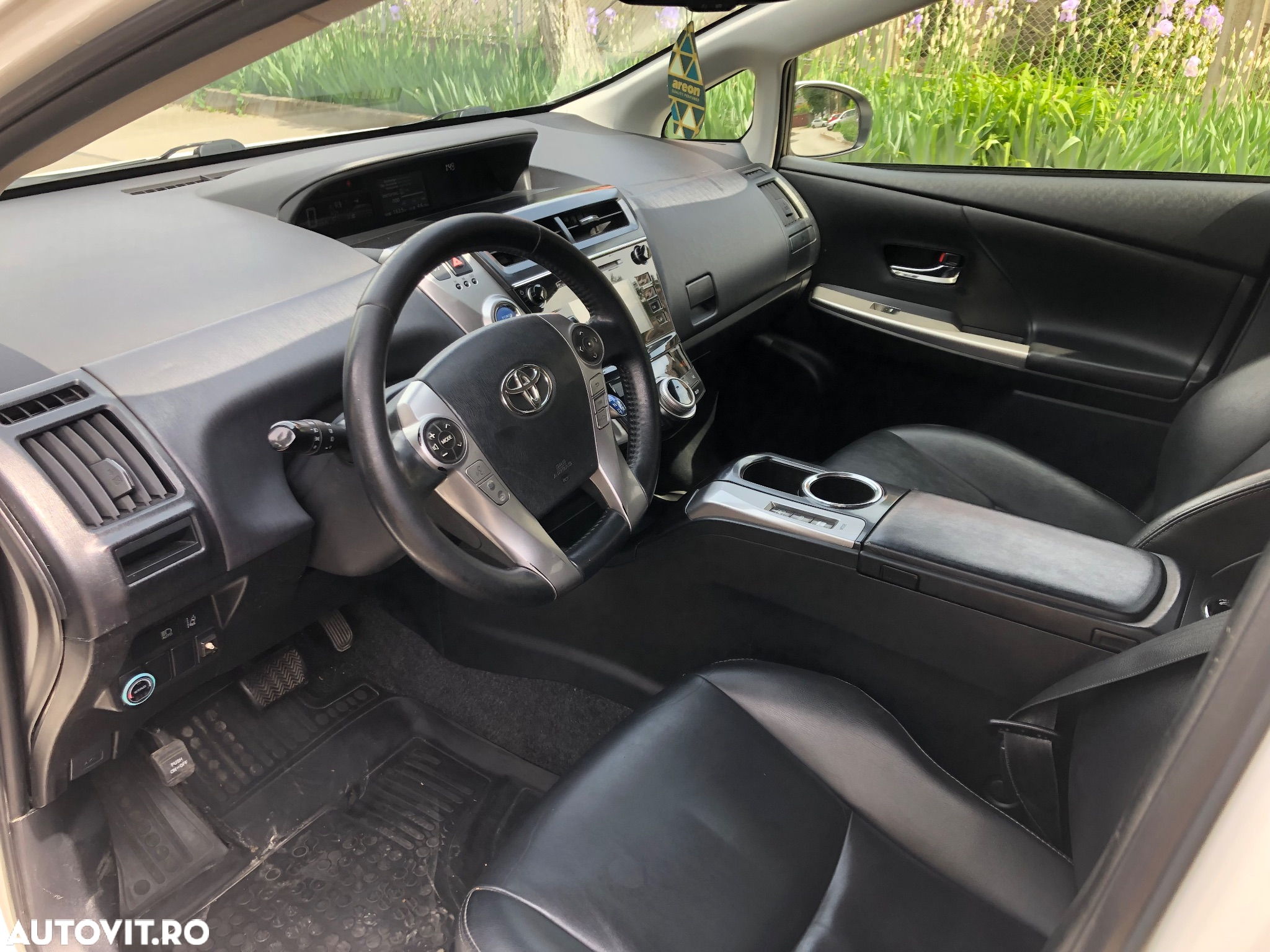Toyota Prius+ (Hybrid) Executive - 16