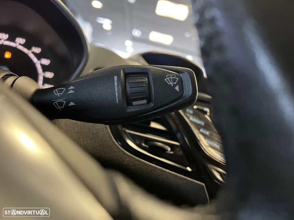 Ford Fiesta 1.0 EcoBoost Connected - 32