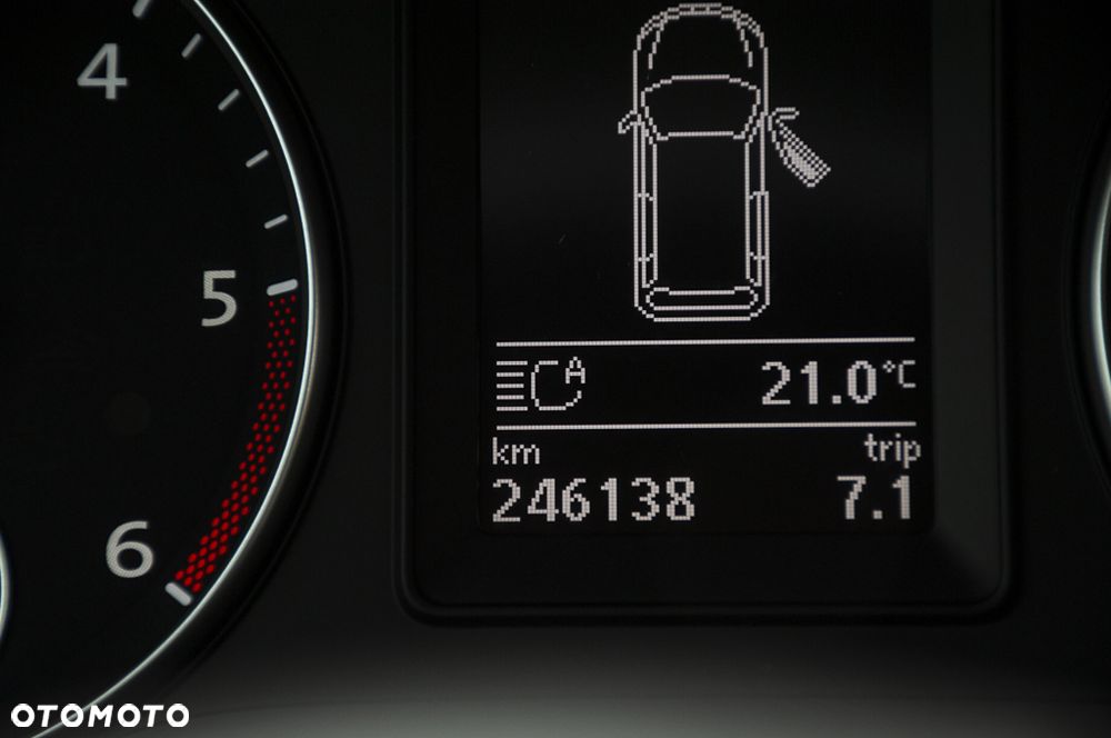 Volkswagen Touran 2.0 TDI DPF Life - 35